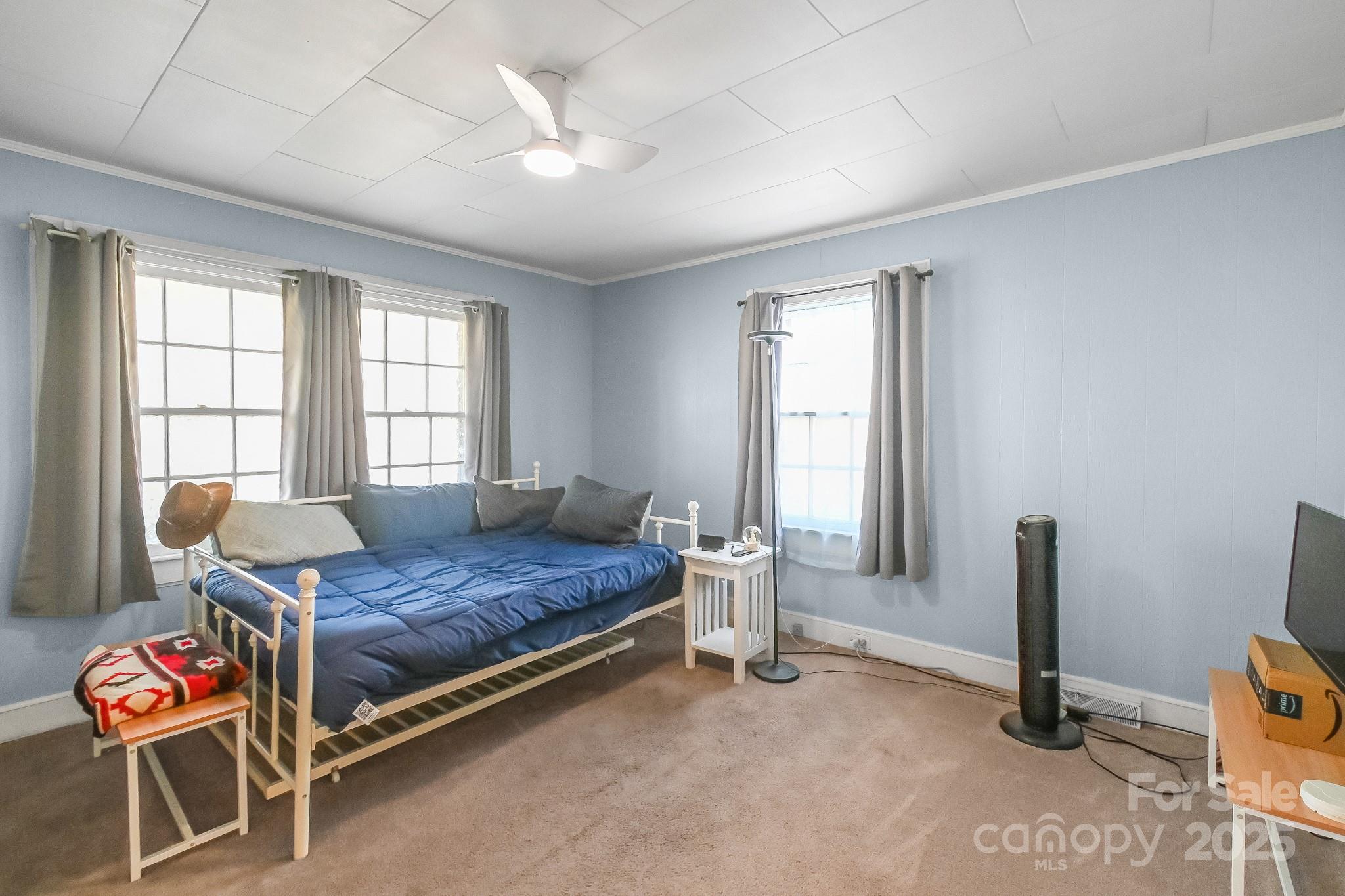 508 Old York Road Chester, SC 29706 - Photo 46 of 48 a living room with furniture and a window