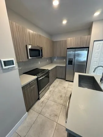 $3,100 | 4700 Northwest 84th Avenue, Unit 31, Doral, FL 33166