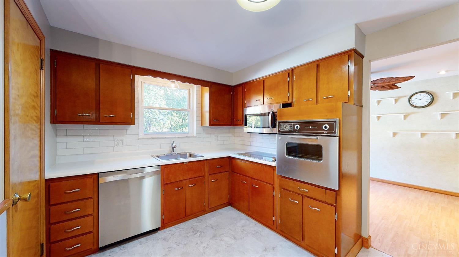 3442 Rocker Drive Cincinnati, OH 45239 - Photo 7 of 40