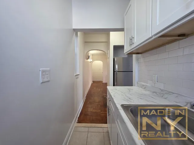 $2,395 | 122-20 Ocean Prom, Unit 3A | Rockaway Park