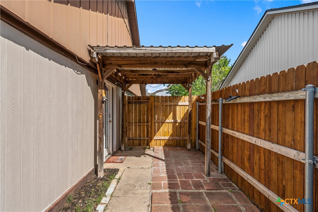 5202 Colonel Travis Temple, TX 76502 - Photo 23 of 27