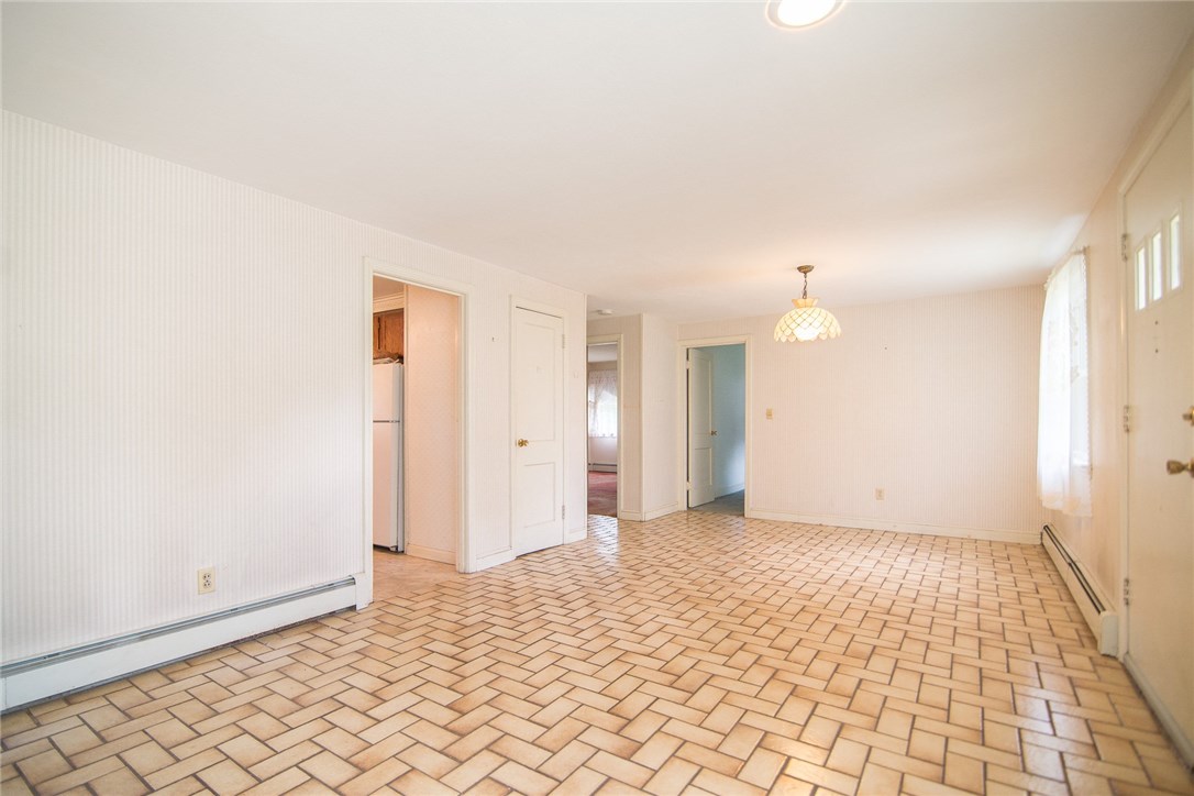 6 Waverly Road Riverside, RI 02915 - Photo 3 of 18