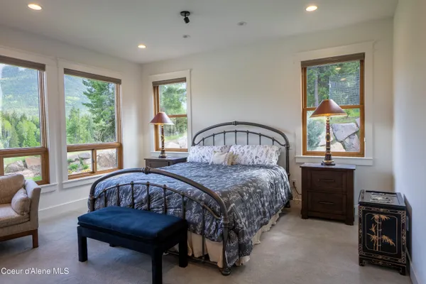 $1,999,000 | 893 Pinnacle Circle, Bonners Ferry, ID 83805