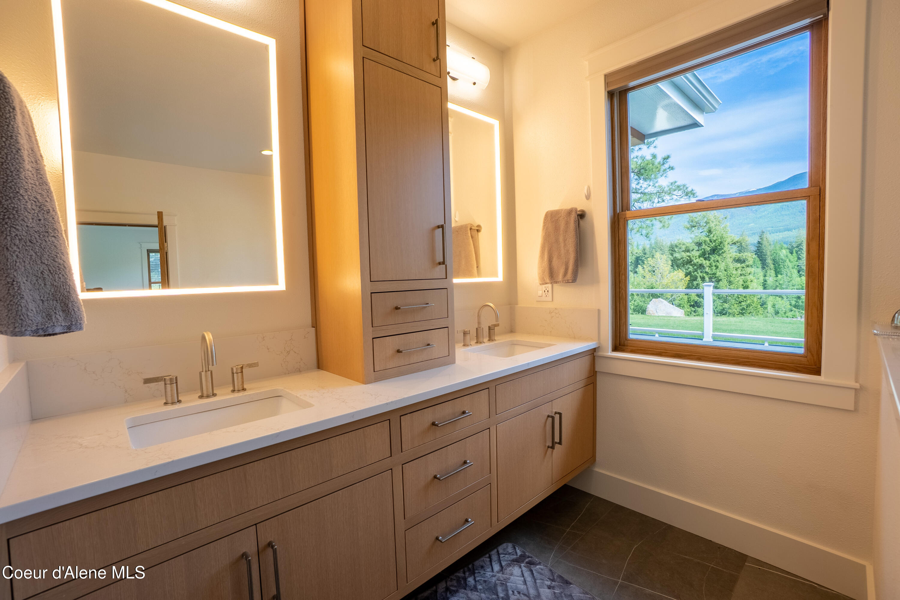 893 Pinnacle Circle Bonners Ferry, ID 83805 - Photo 17 of 55 Master bath vanity