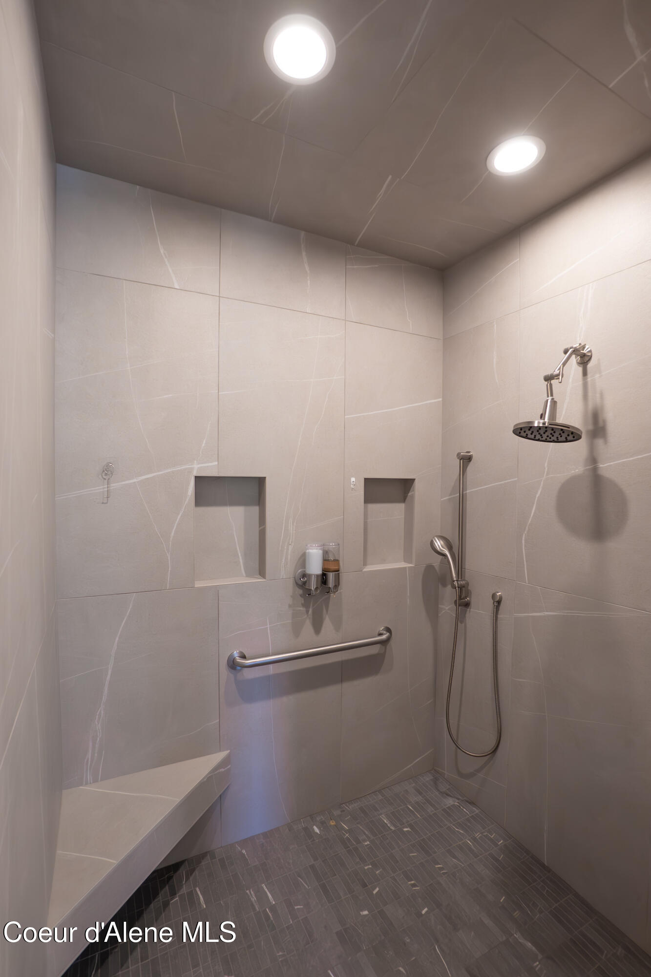 893 Pinnacle Circle Bonners Ferry, ID 83805 - Photo 19 of 55 Master Shower