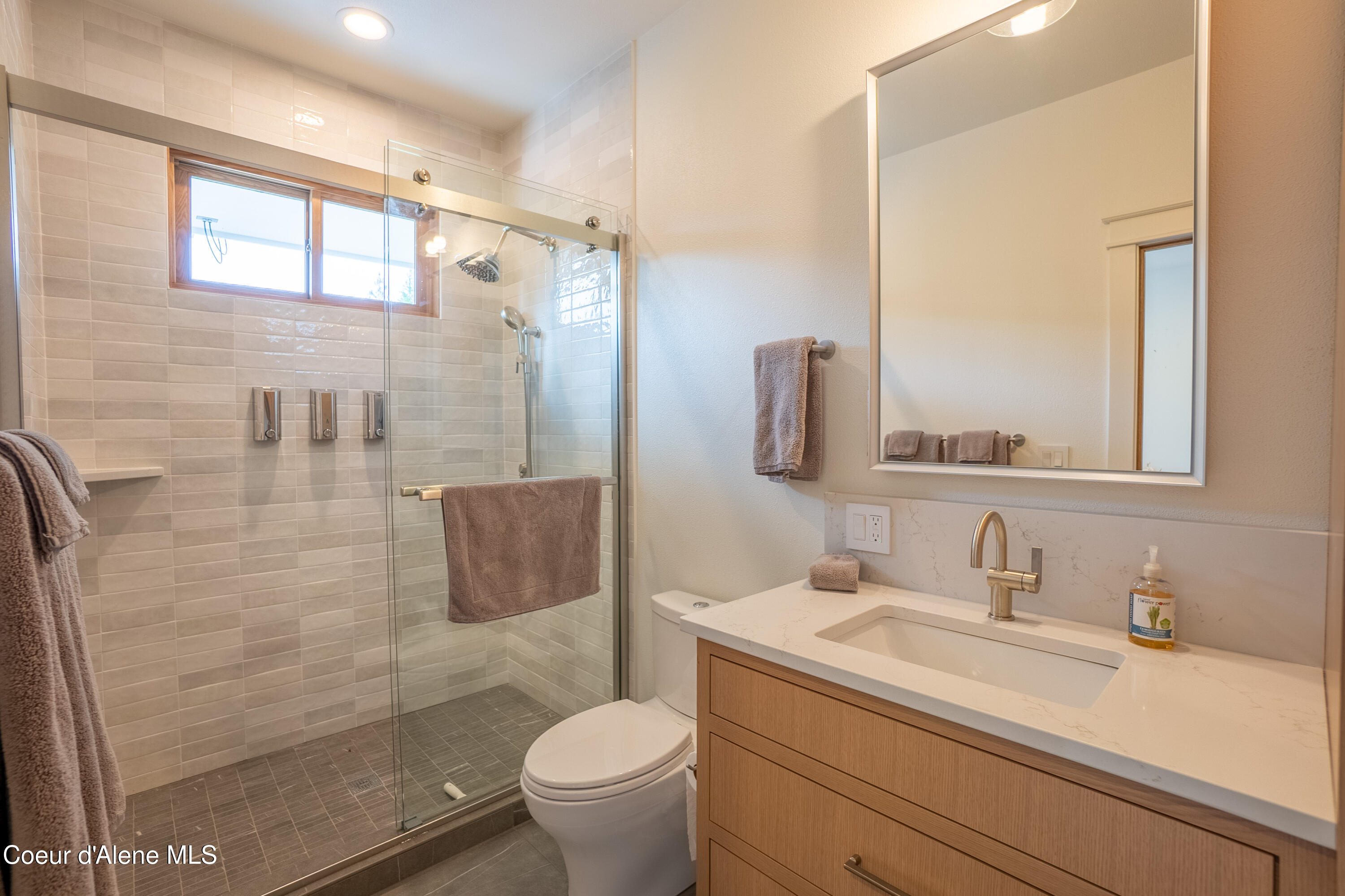 893 Pinnacle Circle Bonners Ferry, ID 83805 - Photo 21 of 55 Guest Suite Bath