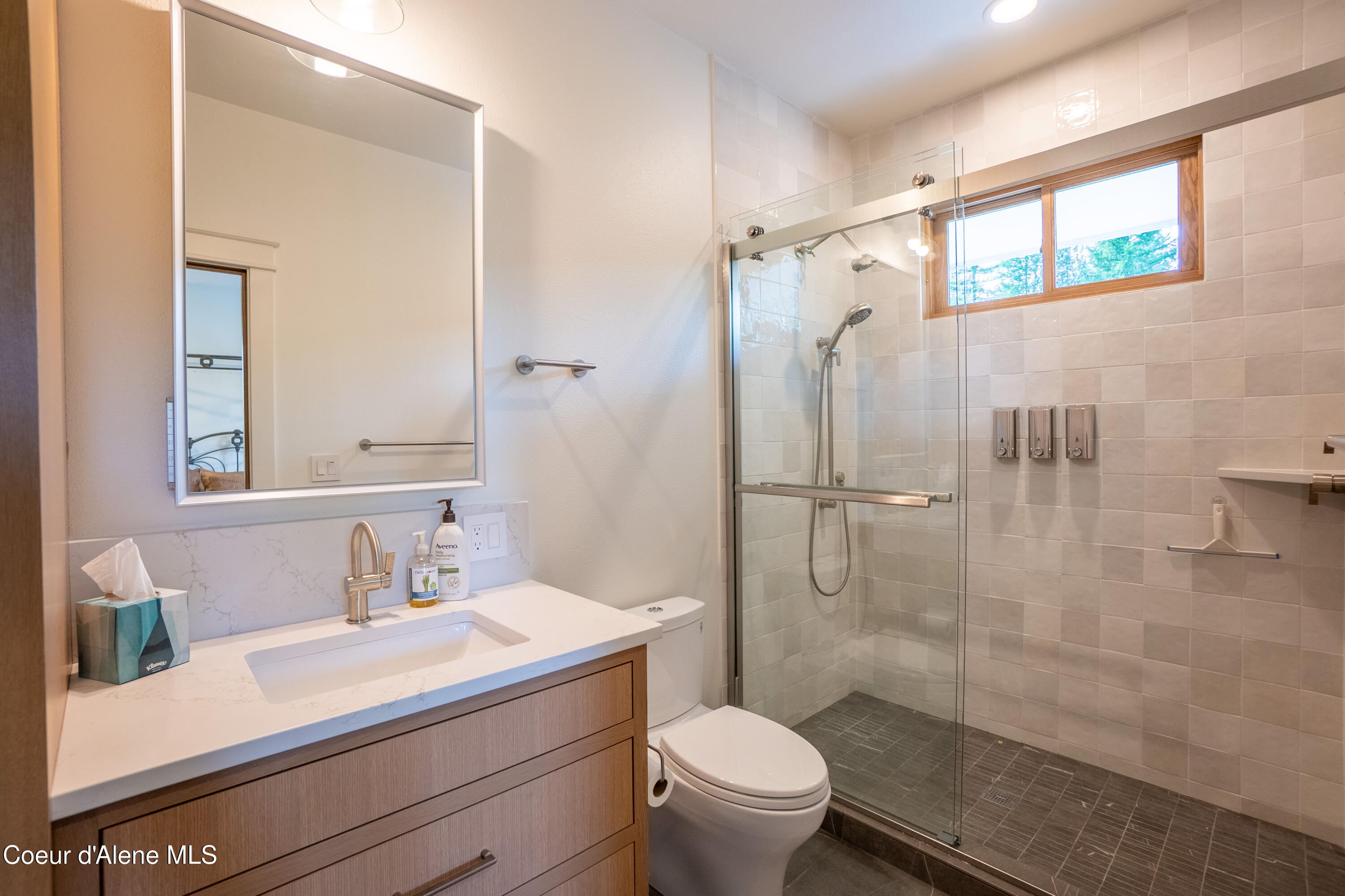 893 Pinnacle Circle Bonners Ferry, ID 83805 - Photo 24 of 55 2nd Guest Suite Bath