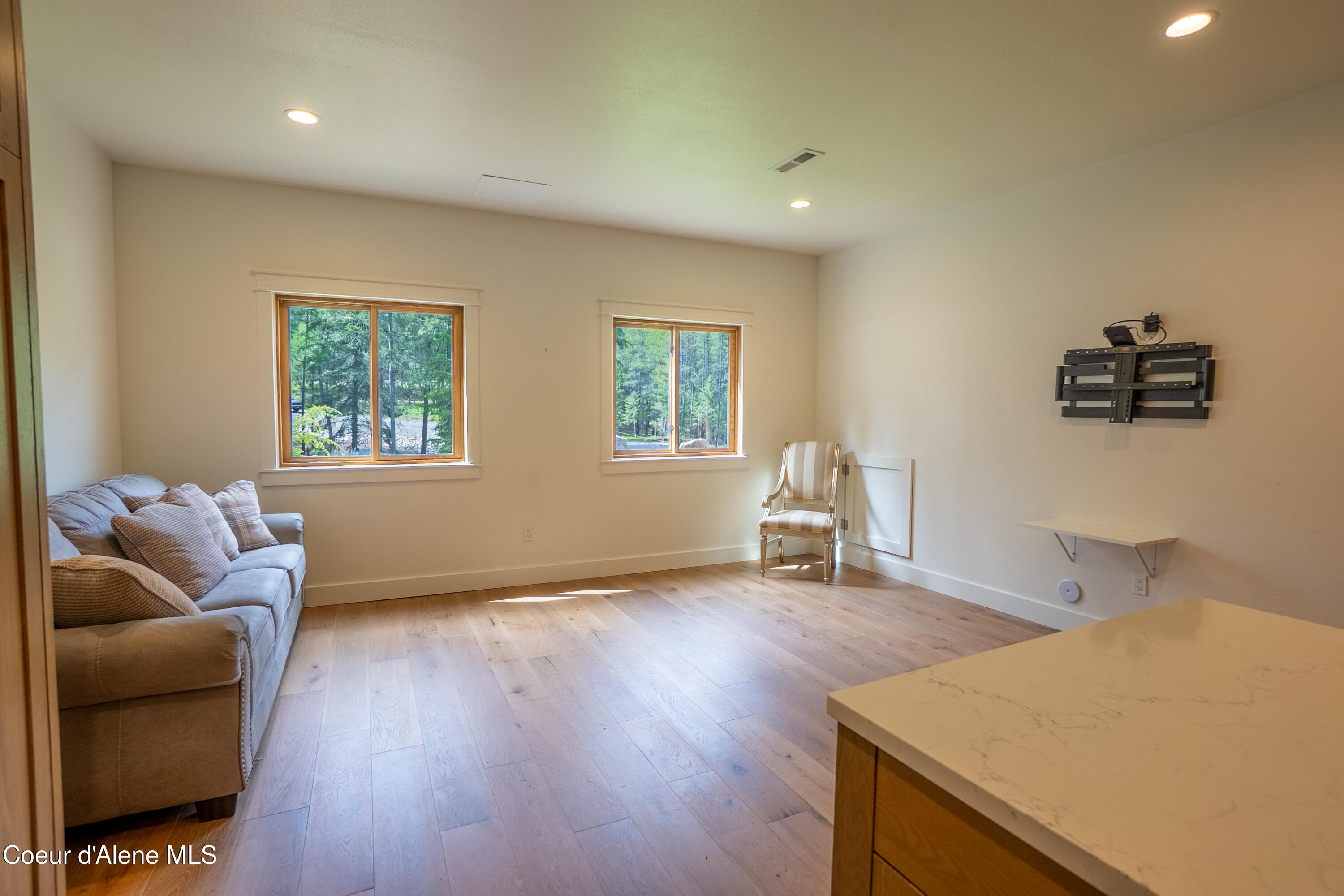 893 Pinnacle Circle Bonners Ferry, ID 83805 - Photo 25 of 55 Caretaker Living Room