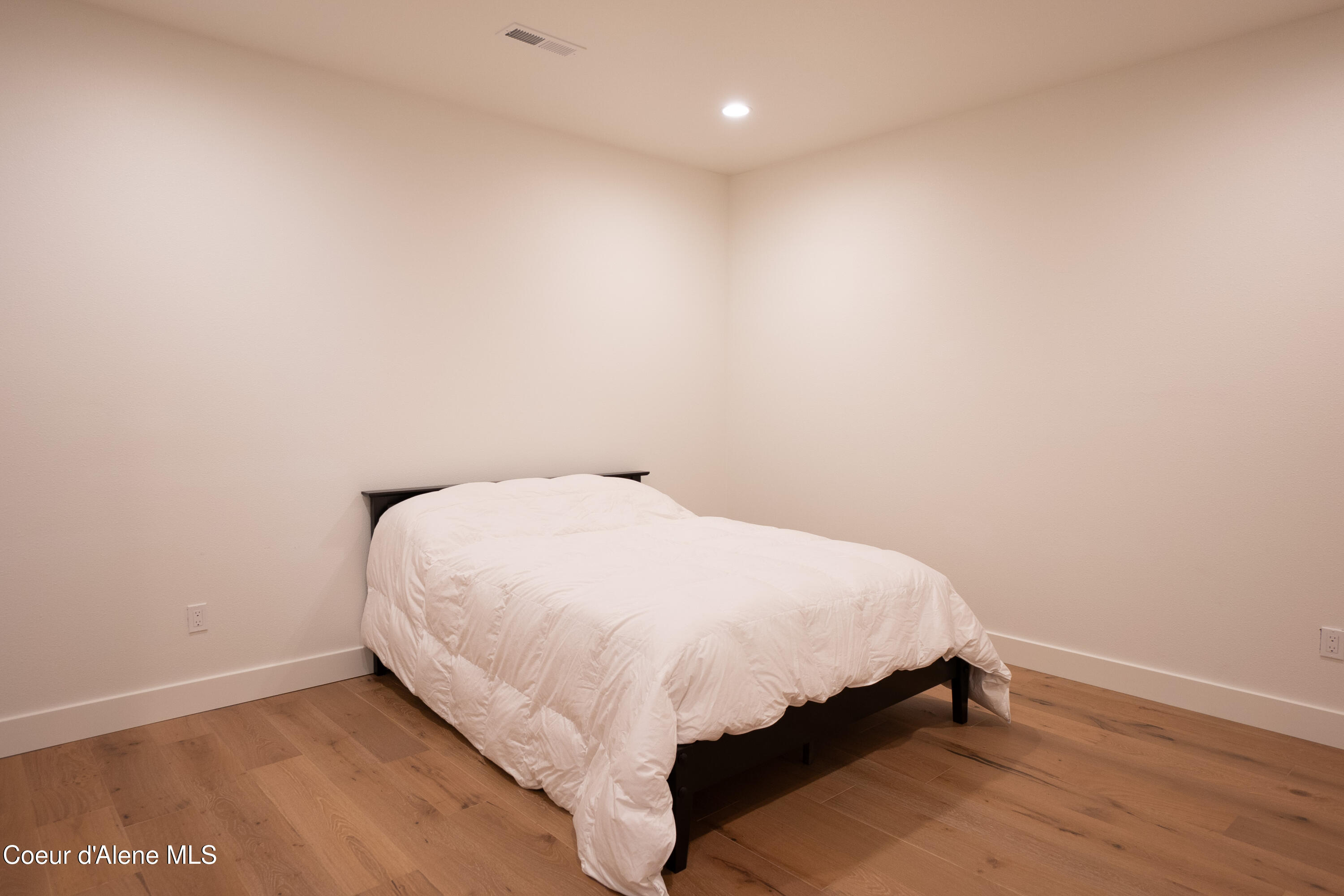 893 Pinnacle Circle Bonners Ferry, ID 83805 - Photo 28 of 55 Caretaker Bedroom