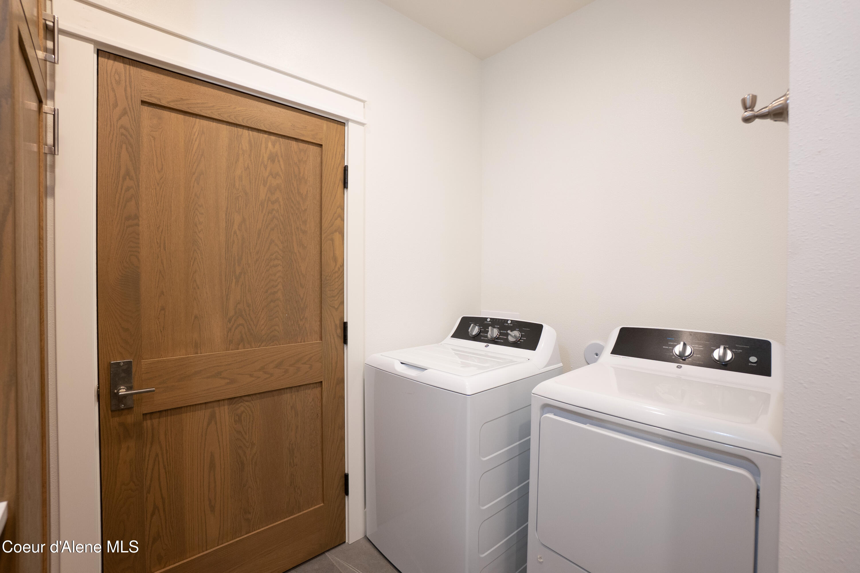 893 Pinnacle Circle Bonners Ferry, ID 83805 - Photo 31 of 55 Caretaker Laundry