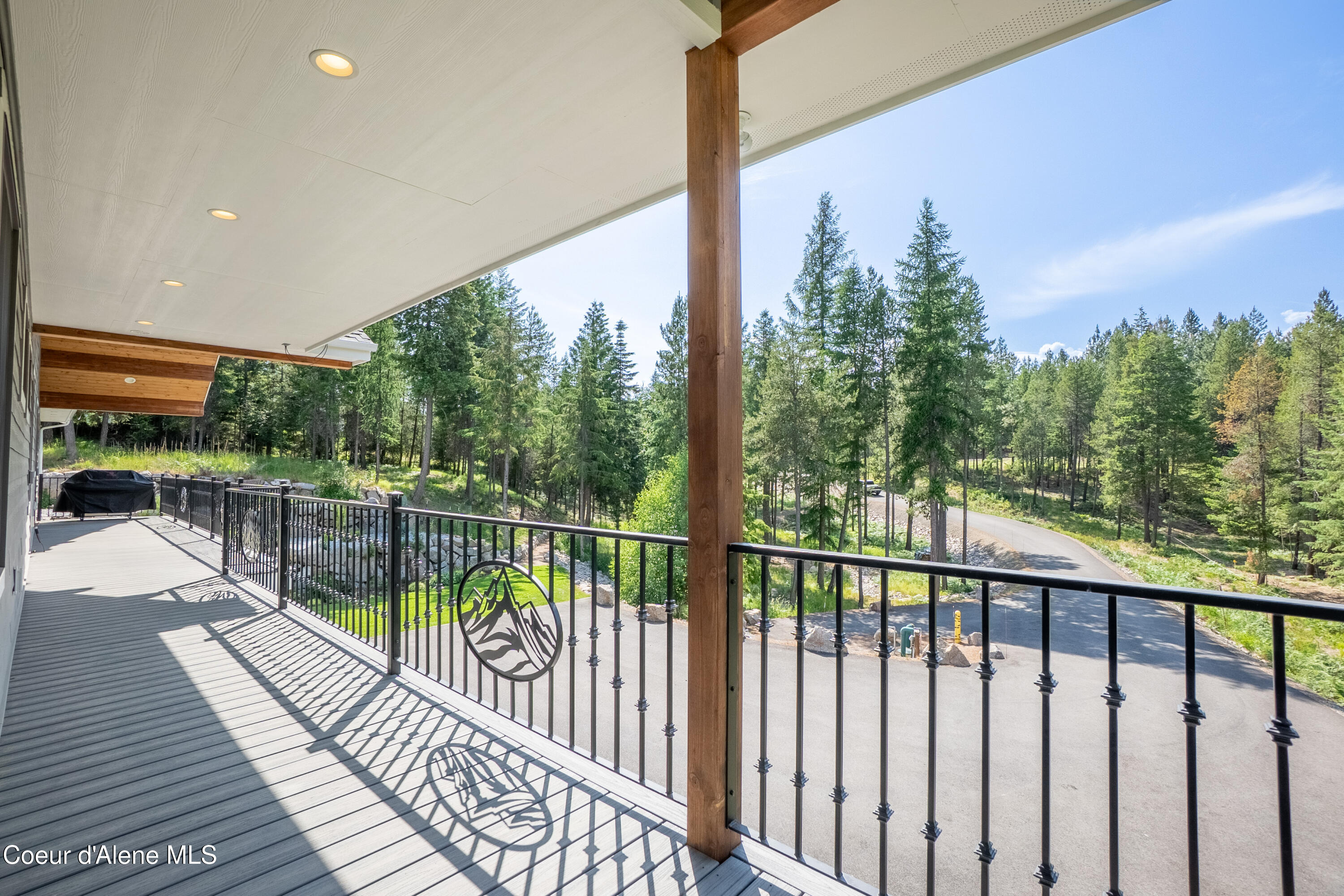 893 Pinnacle Circle Bonners Ferry, ID 83805 - Photo 39 of 55 Front Deck