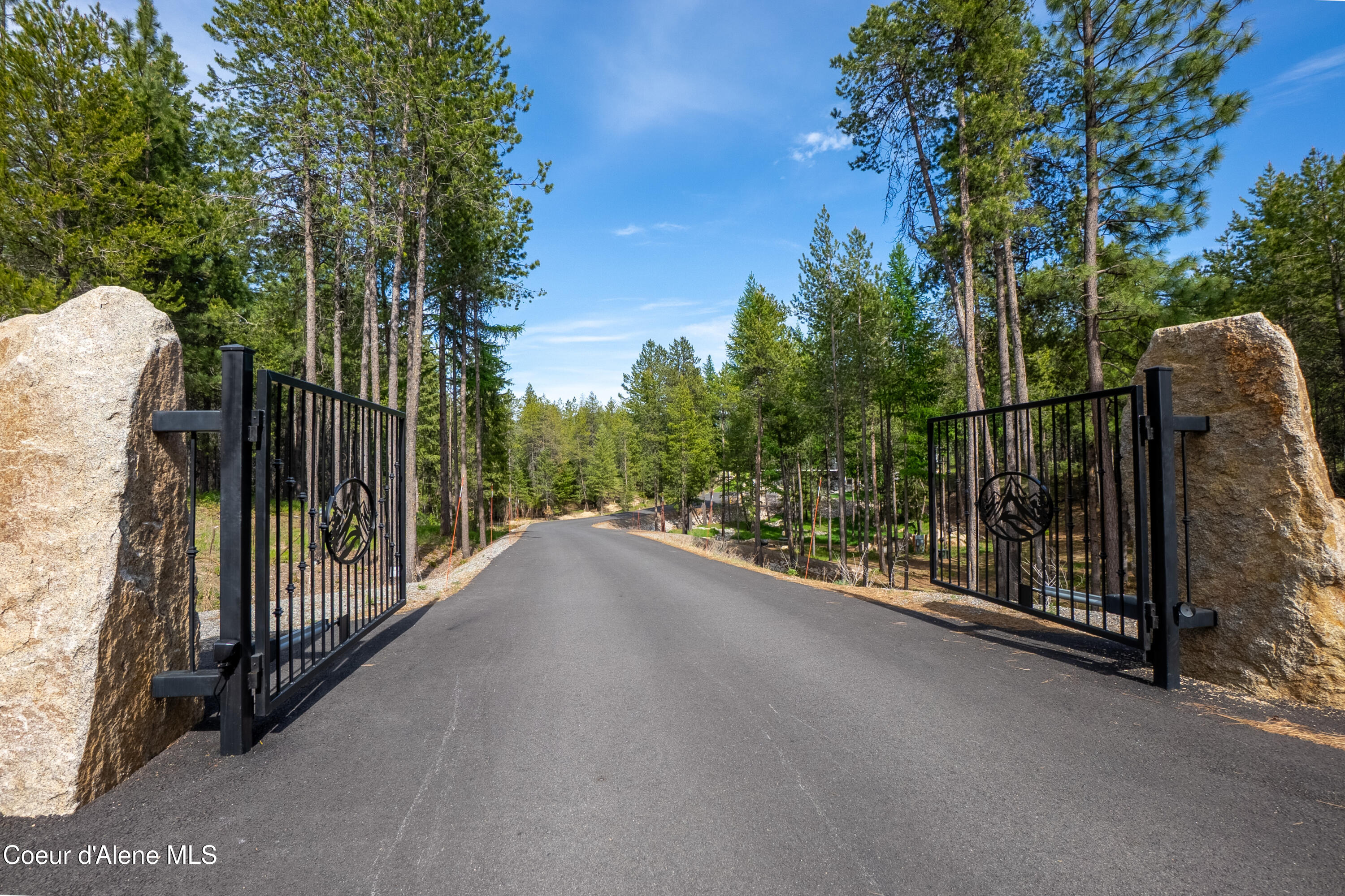 893 Pinnacle Circle Bonners Ferry, ID 83805 - Photo 43 of 55 Gated Paved Drieway