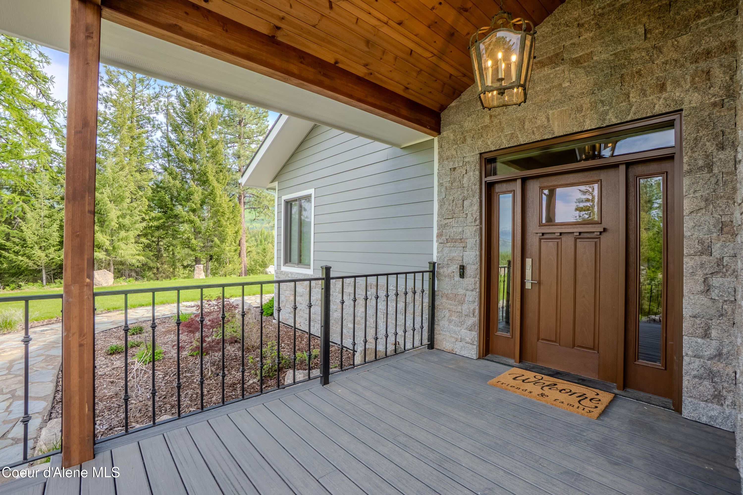 893 Pinnacle Circle Bonners Ferry, ID 83805 - Photo 5 of 55 Upstairs Entryway