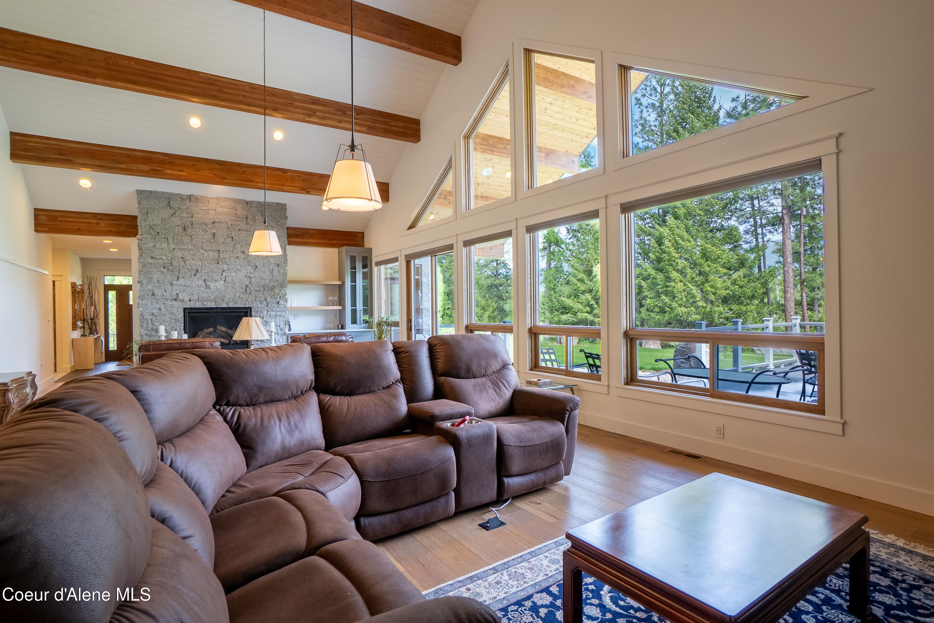 893 Pinnacle Circle Bonners Ferry, ID 83805 - Photo 9 of 55 Living Room Up