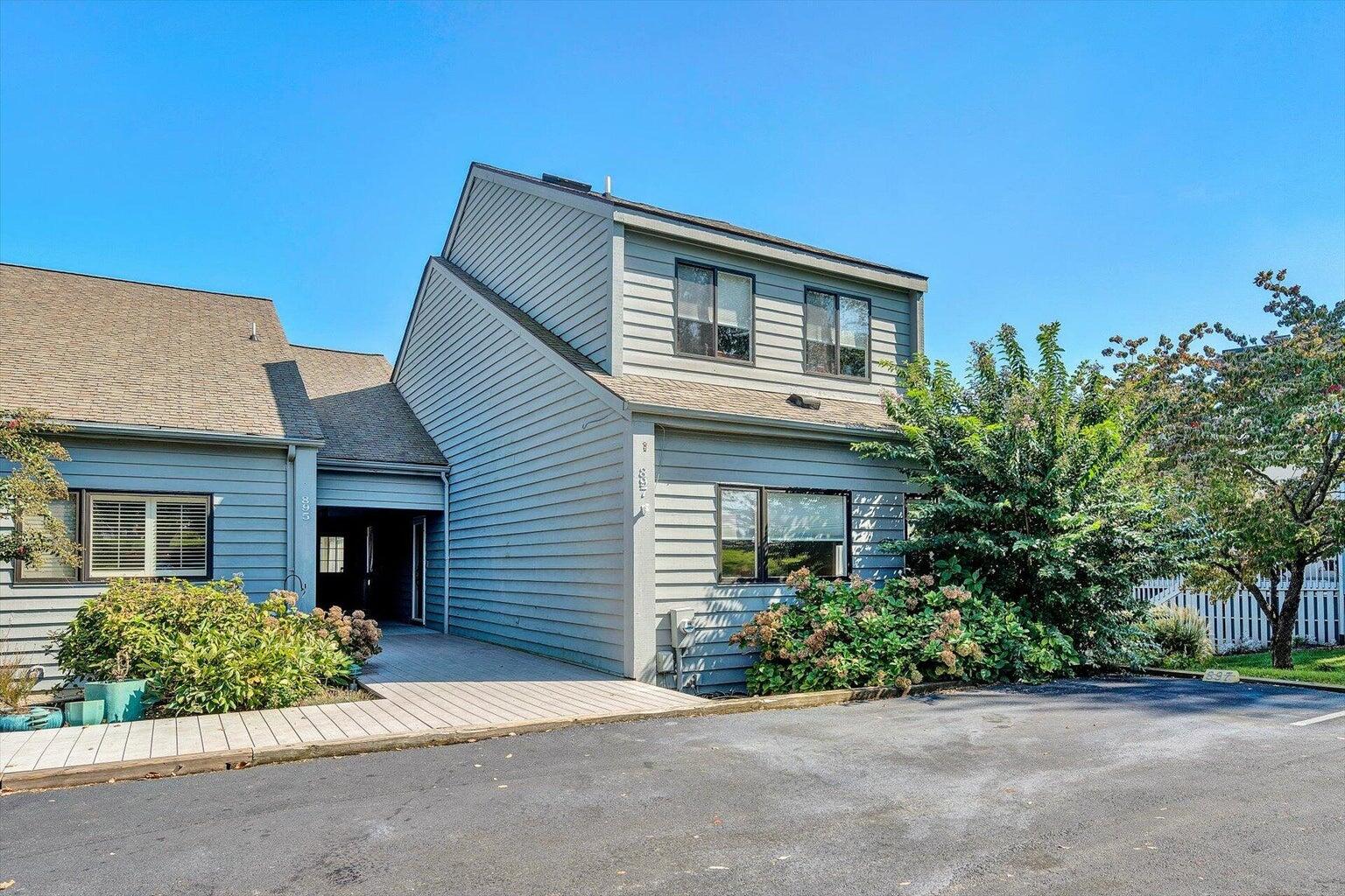 897 Ashmeade Road Moneta, VA 24121 - Photo 128 of 156 Parking LOt side