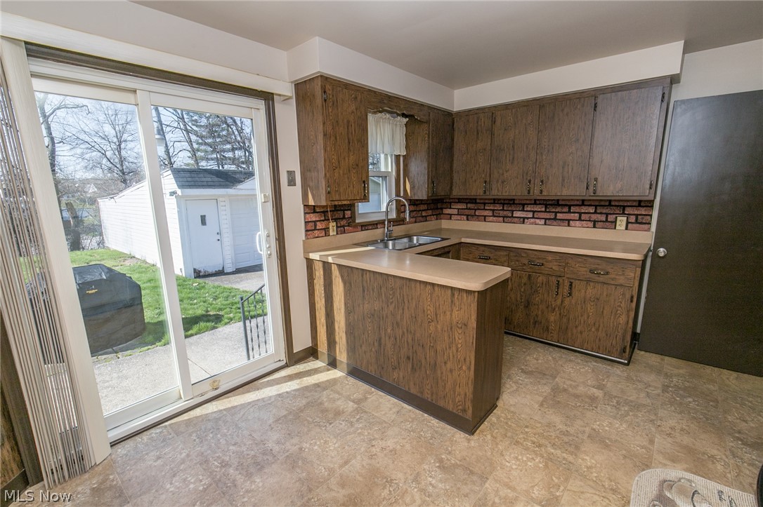 11710 Granger Road Cleveland, OH 44125 - Photo 9 of 33 Gallery Image 9