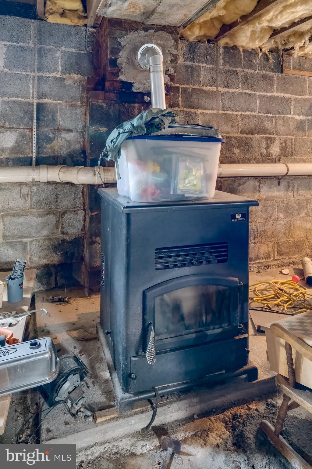279 Maytown Road Elizabethtown, PA 17022 - Photo 36 of 36 Wood pellet burning stove