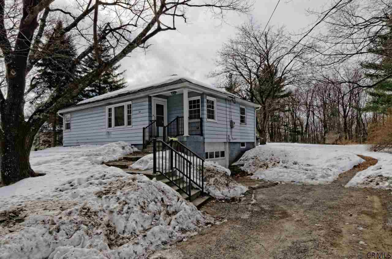 22 Reynolds Road Troy, NY 12180 - Photo 3 of 24 Photo 3