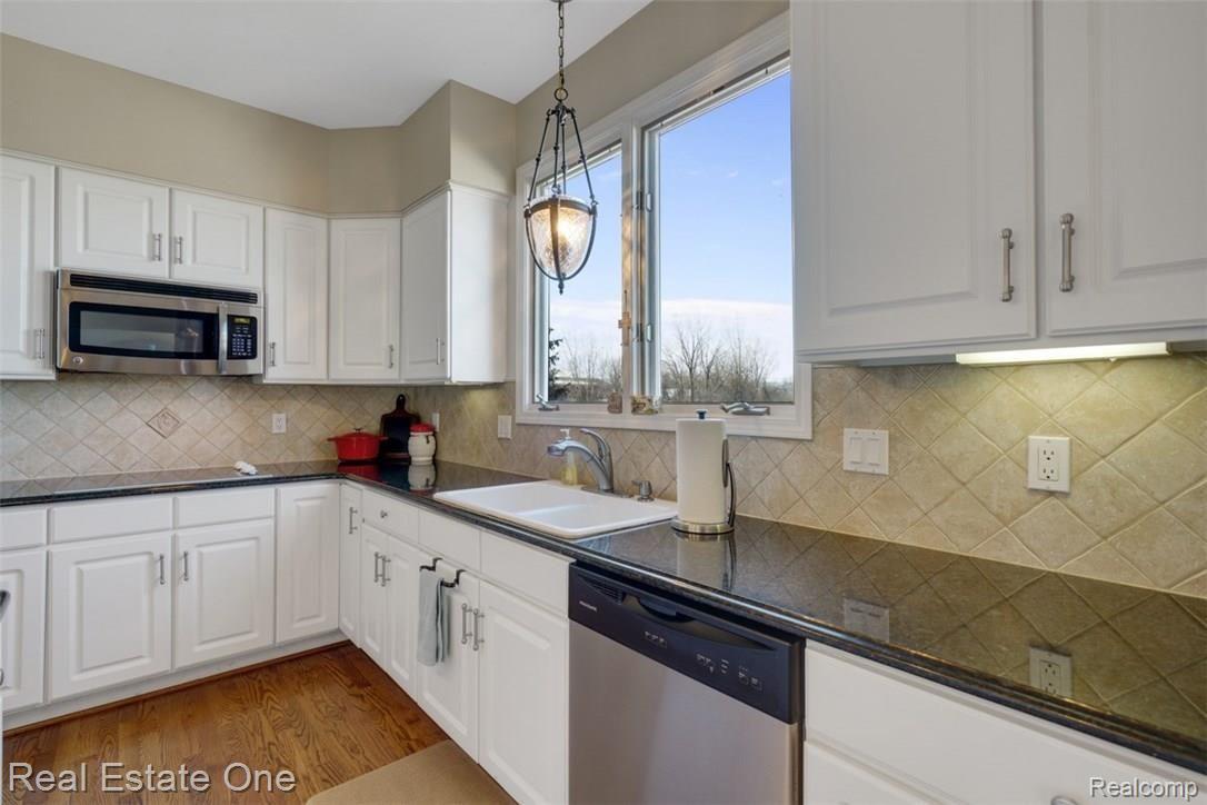 3888 Fawn Drive Rochester, MI 48306 - Photo 17 of 50 dsc09409-dsc09413.jpg