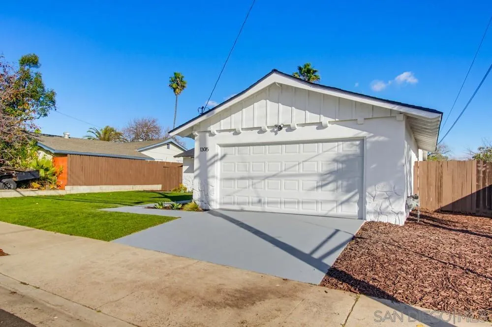 13015 Carriage Road Poway, CA 92064 - Photo 4 of 30