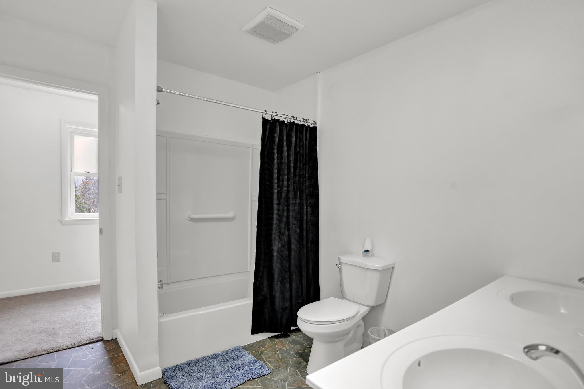 1131 Station Road Palm, PA 18070 - Photo 23 of 36 Double sinks