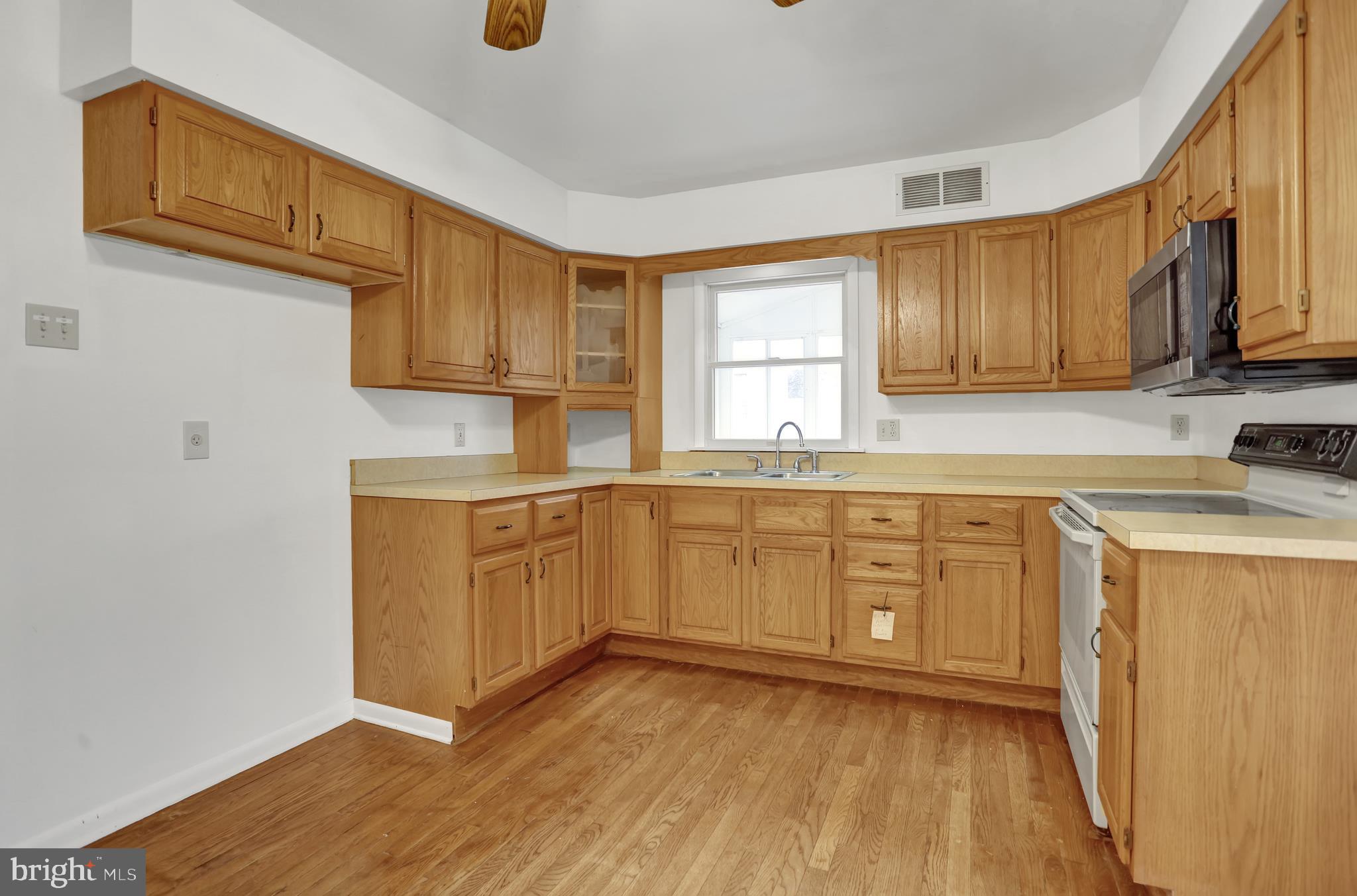 1131 Station Road Palm, PA 18070 - Photo 7 of 36 Kitchen