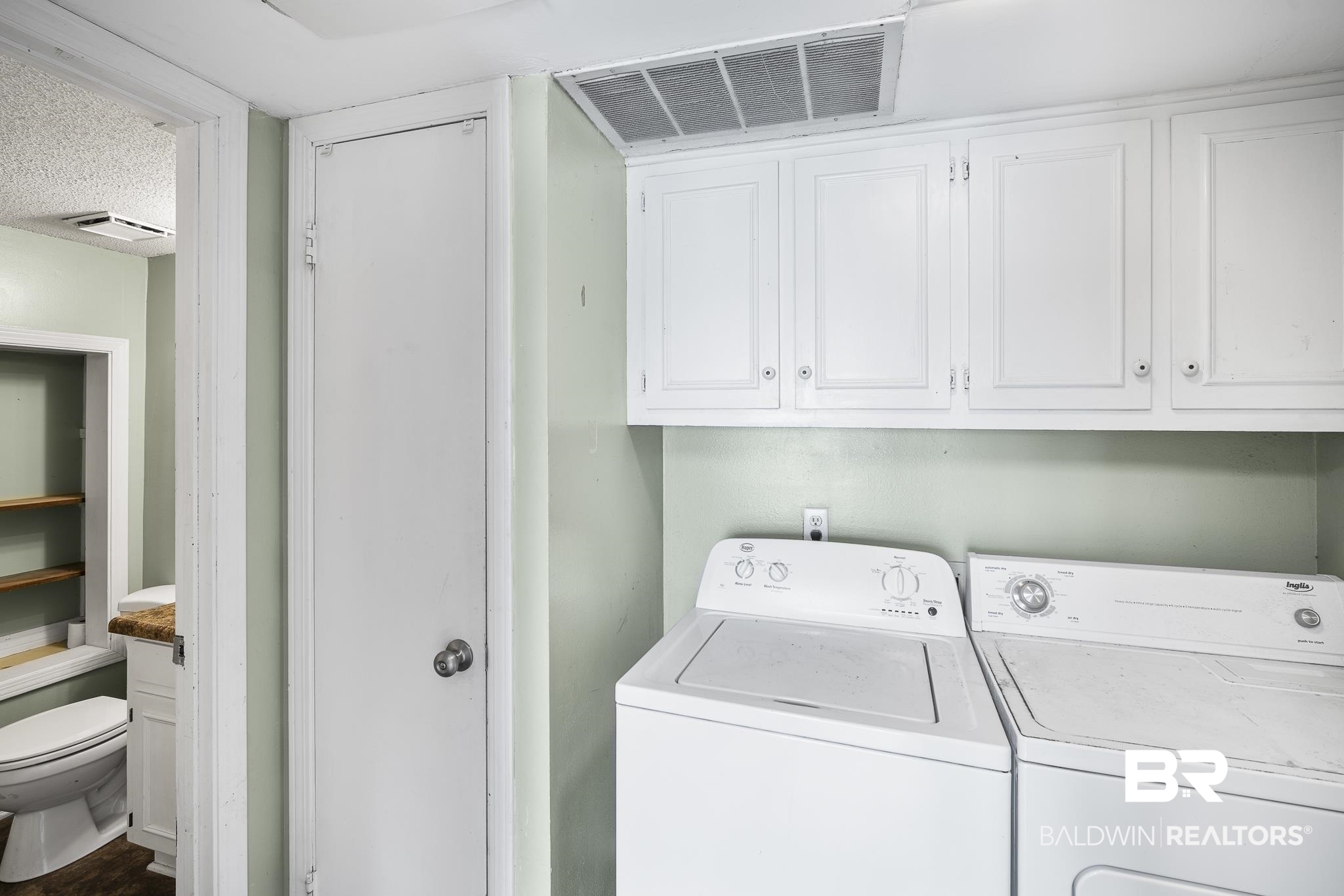 6513 Cedar Bend Court, Unit B Mobile, AL 36608 - Photo 10 of 23 Laundry Room
