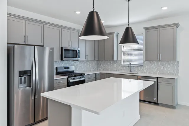 $3,400 | 758 Southeast Courances Dr Port, Port St. Lucie, FL 34984