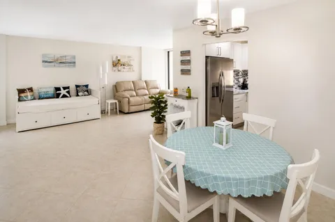 $245,000 | 17021 North Bay Road, Unit 816, Sunny Isles Beach, FL 33160