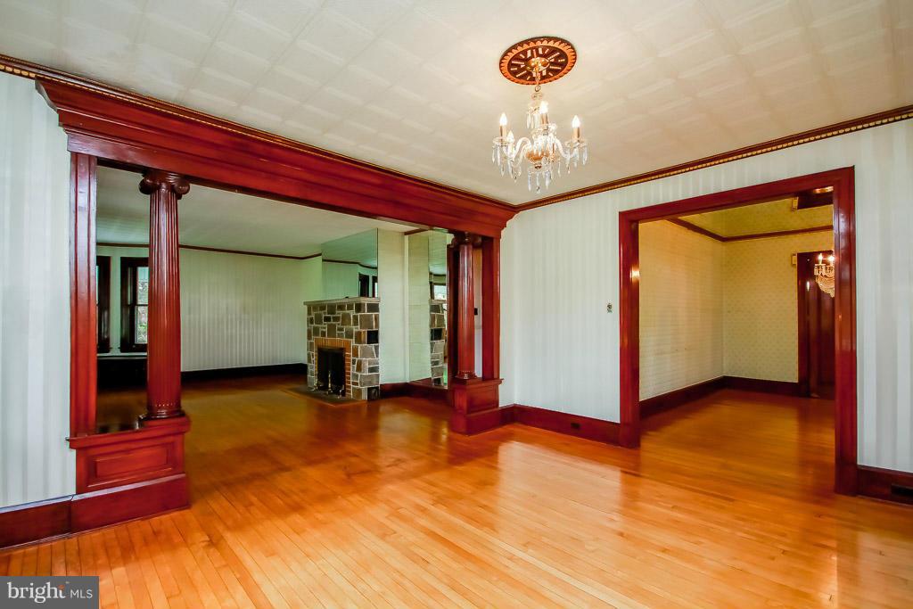 40 Rolling Rd. Baltimore, MD 21228 - Photo 10 of 30 Family Room