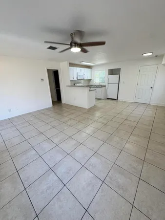 $2,400 | 814 39th Street, West Palm Beach, FL 33407