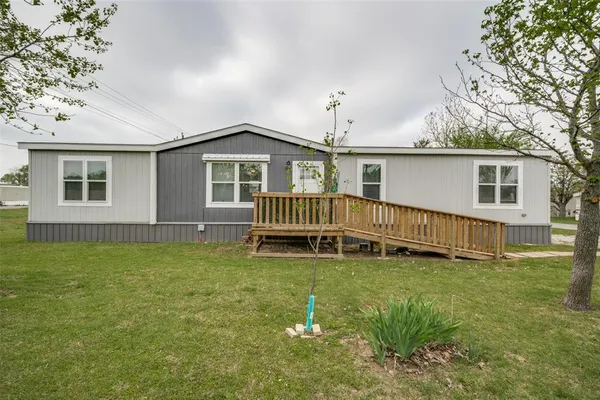 $165,900 | 101 Shady Grove Drive, Sanger, TX 76266