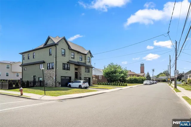 $4,000 | 17 B Chamberlain Avenue, Little Ferry, NJ 07643