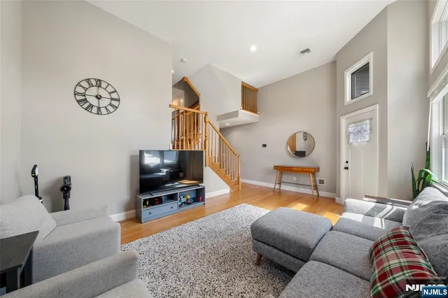 $4,000 | 17 B Chamberlain Avenue, Little Ferry, NJ 07643