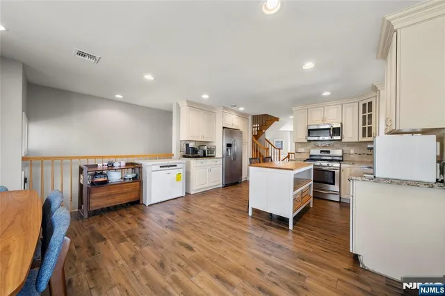 $4,000 | 17 B Chamberlain Avenue, Little Ferry, NJ 07643