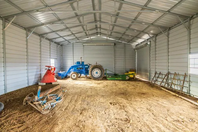 $389,000 | 18 Northeast 100th Avenue, Spickard, MO 64679