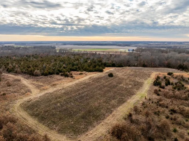 $389,000 | 18 Northeast 100th Avenue, Spickard, MO 64679