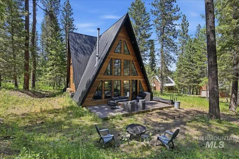 $679,900 | 64 Fairway Drive, Garden Valley, ID 83622
