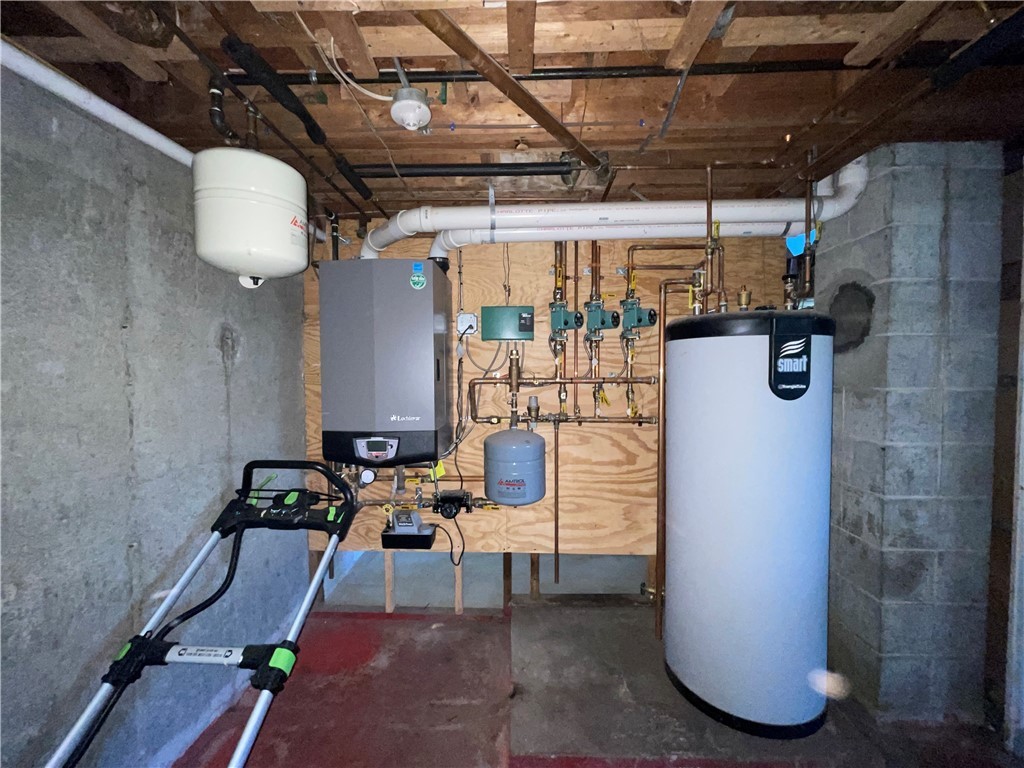 404 Highland Road Tiverton, RI 02878 - Photo 16 of 20 Updated heating system