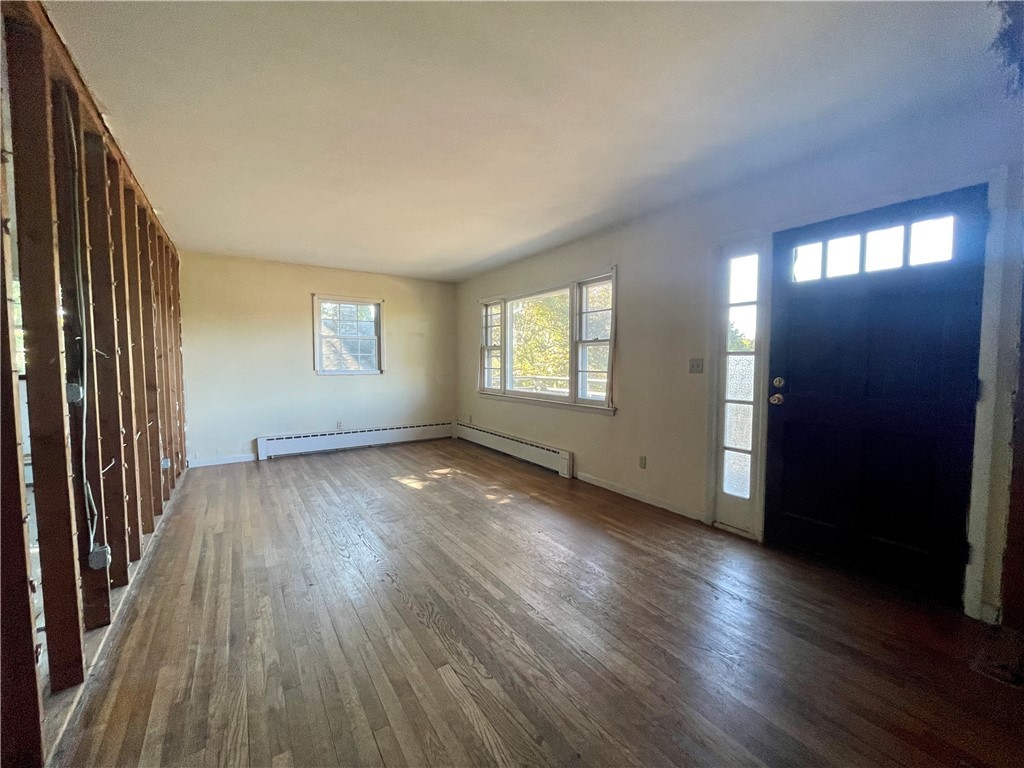 404 Highland Road Tiverton, RI 02878 - Photo 5 of 20