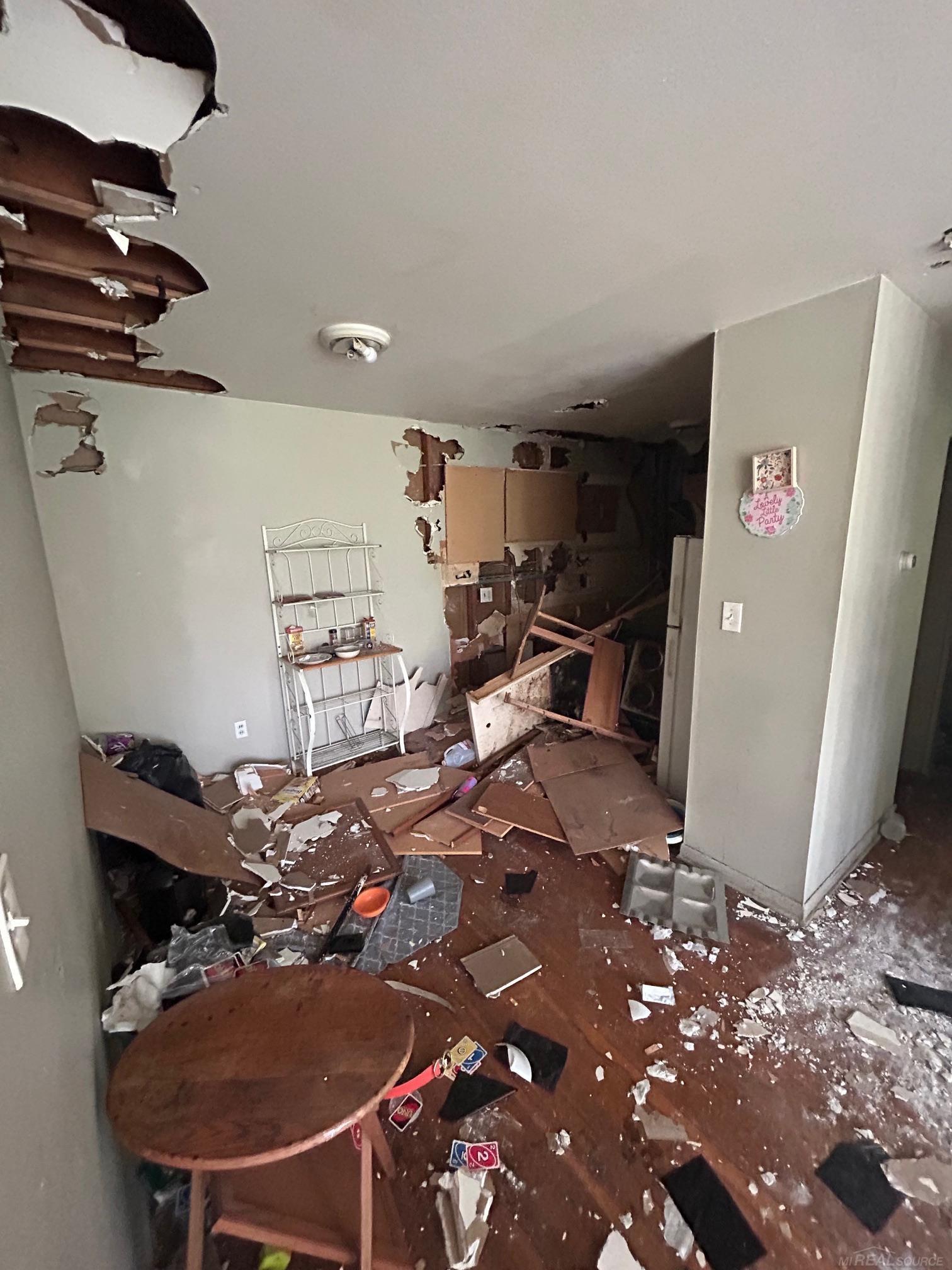 14610 Greenfield Road Detroit, MI 48227 - Photo 13 of 16 50175092-673fecf5-d9c0-4682-be36-2b86dac9bf89.JPG