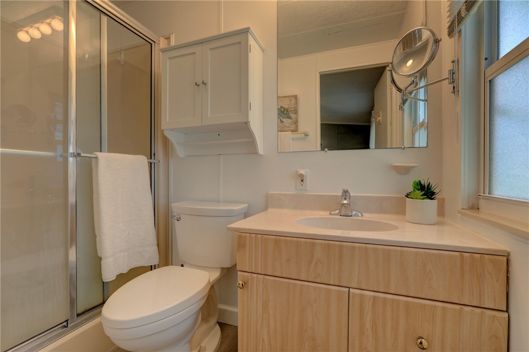1014 Sebastian Road Barefoot Bay, FL 32976 - Photo 15 of 32 Gallery Image 15