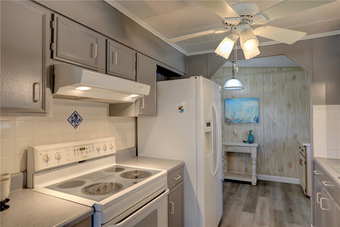 1014 Sebastian Road Barefoot Bay, FL 32976 - Photo 10 of 32 Gallery Image 10