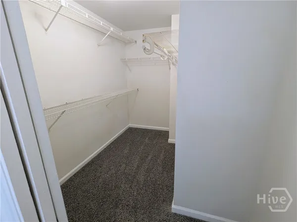 $2,300 | 104 Kings Court, Savannah, GA 31406