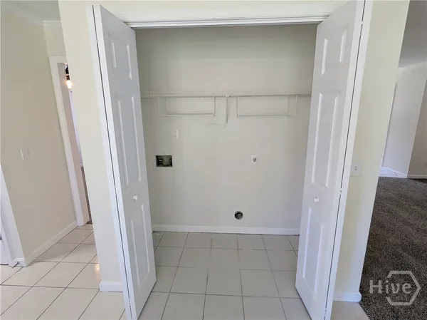 $2,300 | 104 Kings Court, Savannah, GA 31406