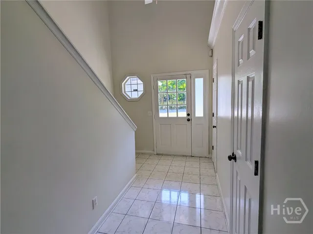 $2,400 | 104 Kings Court, Savannah, GA 31406