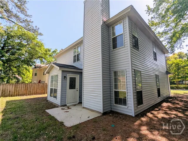 $2,400 | 104 Kings Court, Savannah, GA 31406