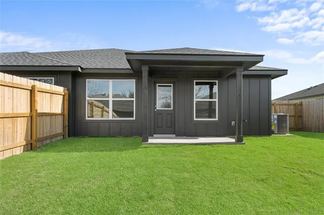 $204,643 | 1110 South College Avenue, Troy, TX 76579