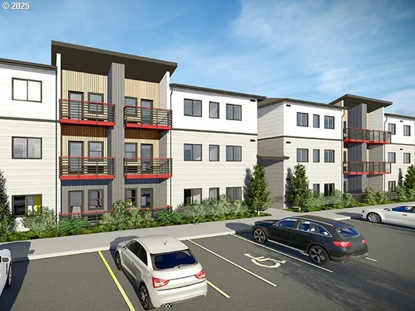 $1,100,000 | 119 North Pacific Highway, Woodburn, OR 97071