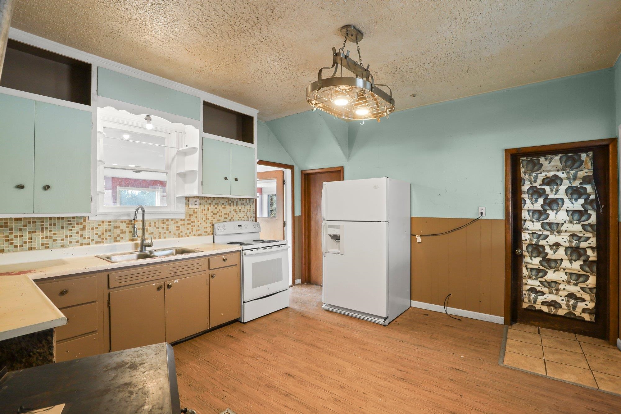 17512 North Greenbluff Road Colbert, WA 99005 - Photo 16 of 36